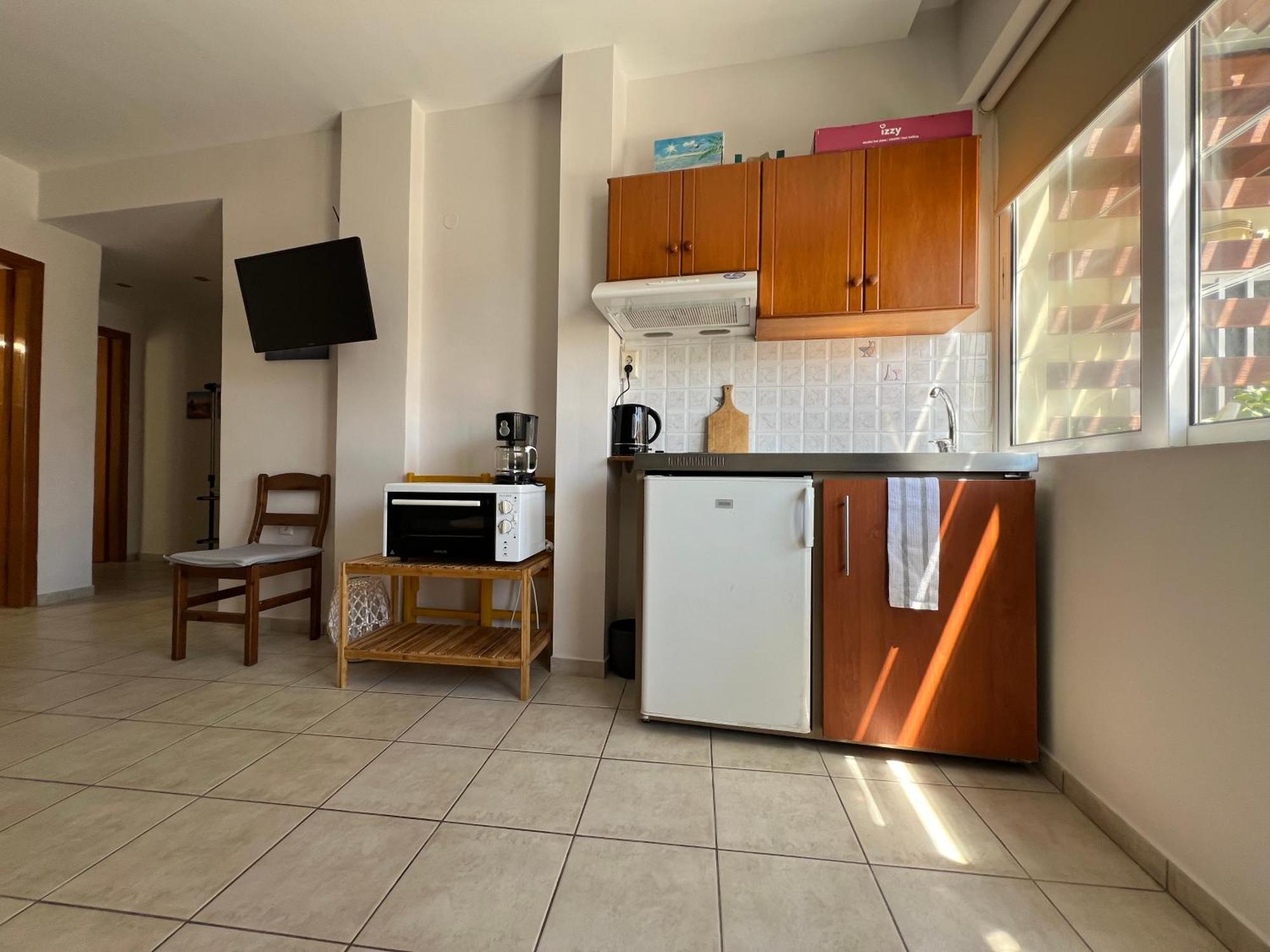 Artemis Rooms Two Steps By The Sea Platanias  Exterior photo