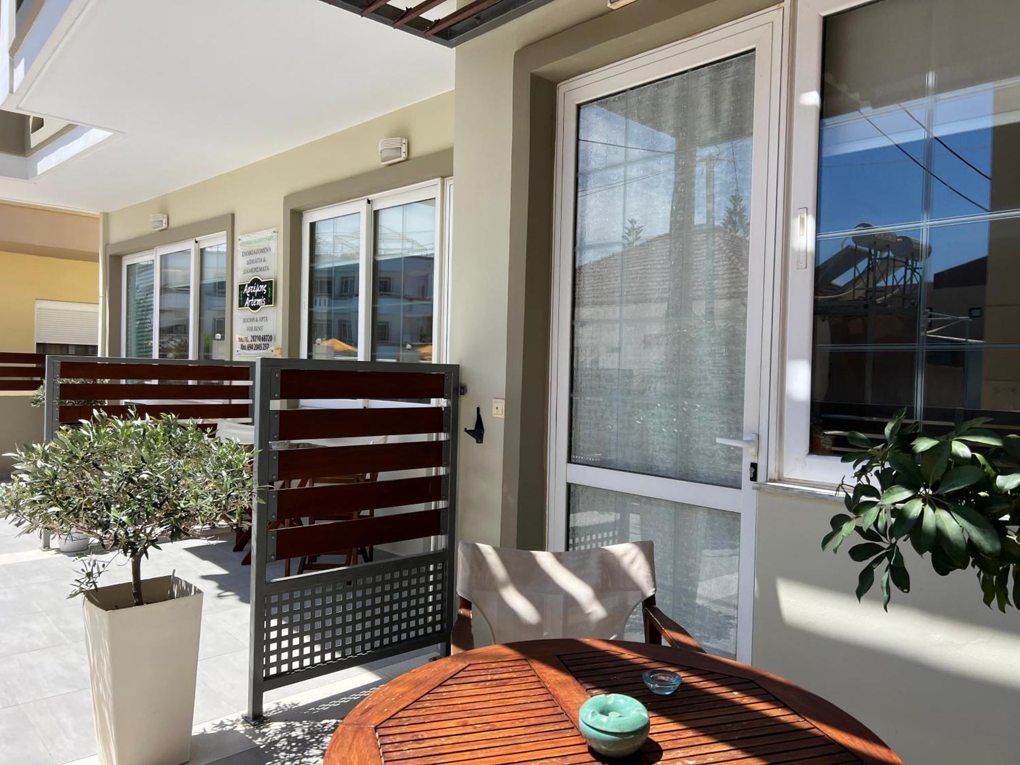 Artemis Rooms Two Steps By The Sea Platanias  Exterior photo